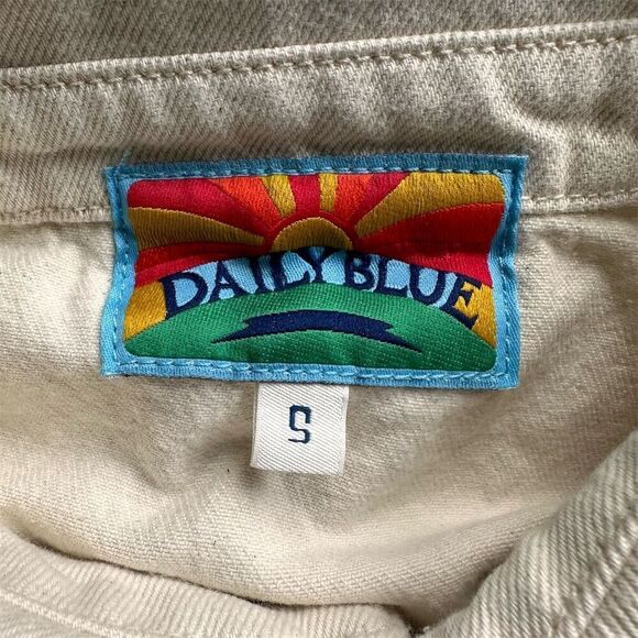 NWT Daily Blue Women’s Ira Denim Bomber Jacket Button Closure Size S Casual Fall - Picture 8 of 10